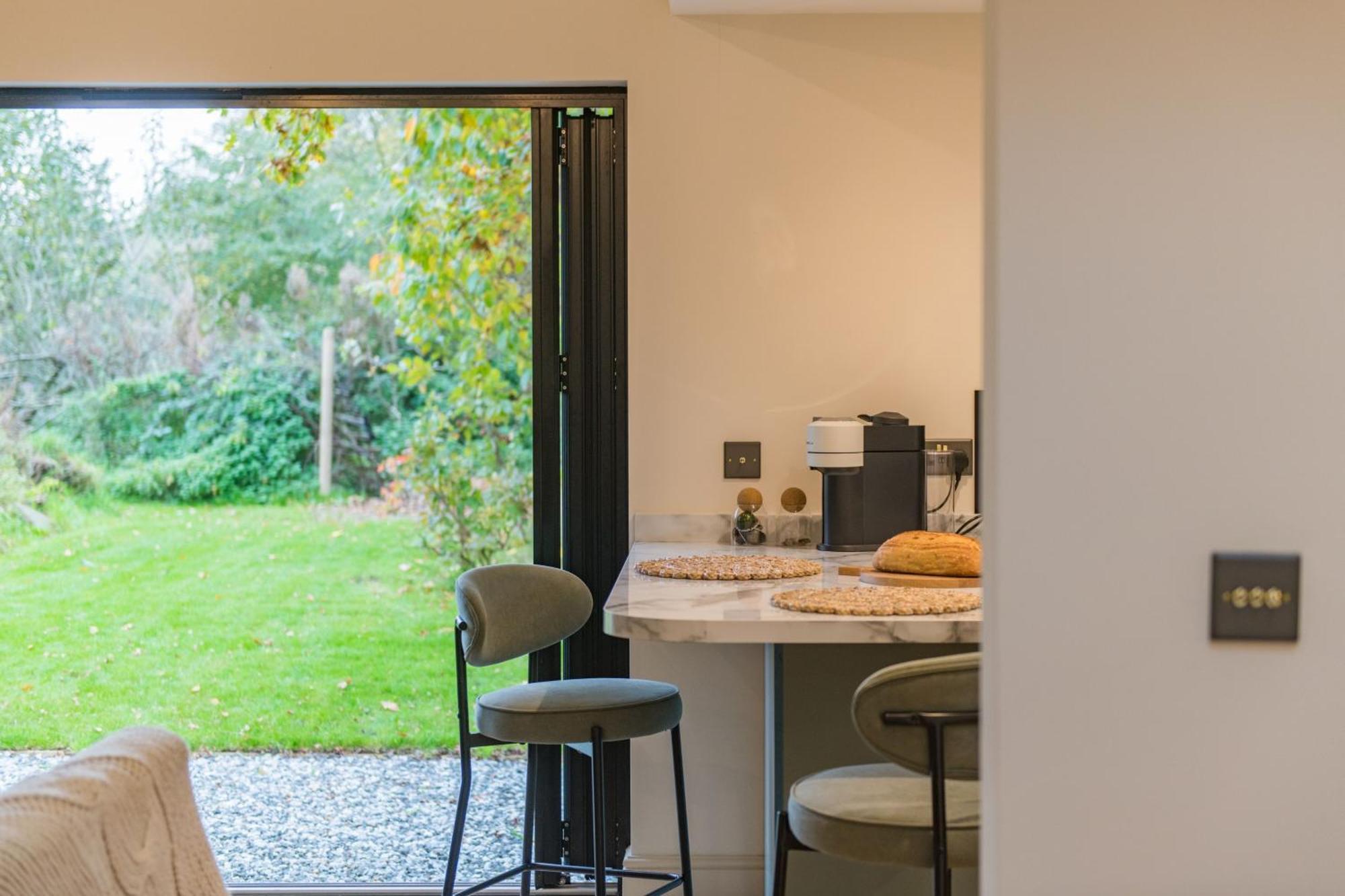 The Garden Room By Bloom Stays ไรย์ ภายนอก รูปภาพ