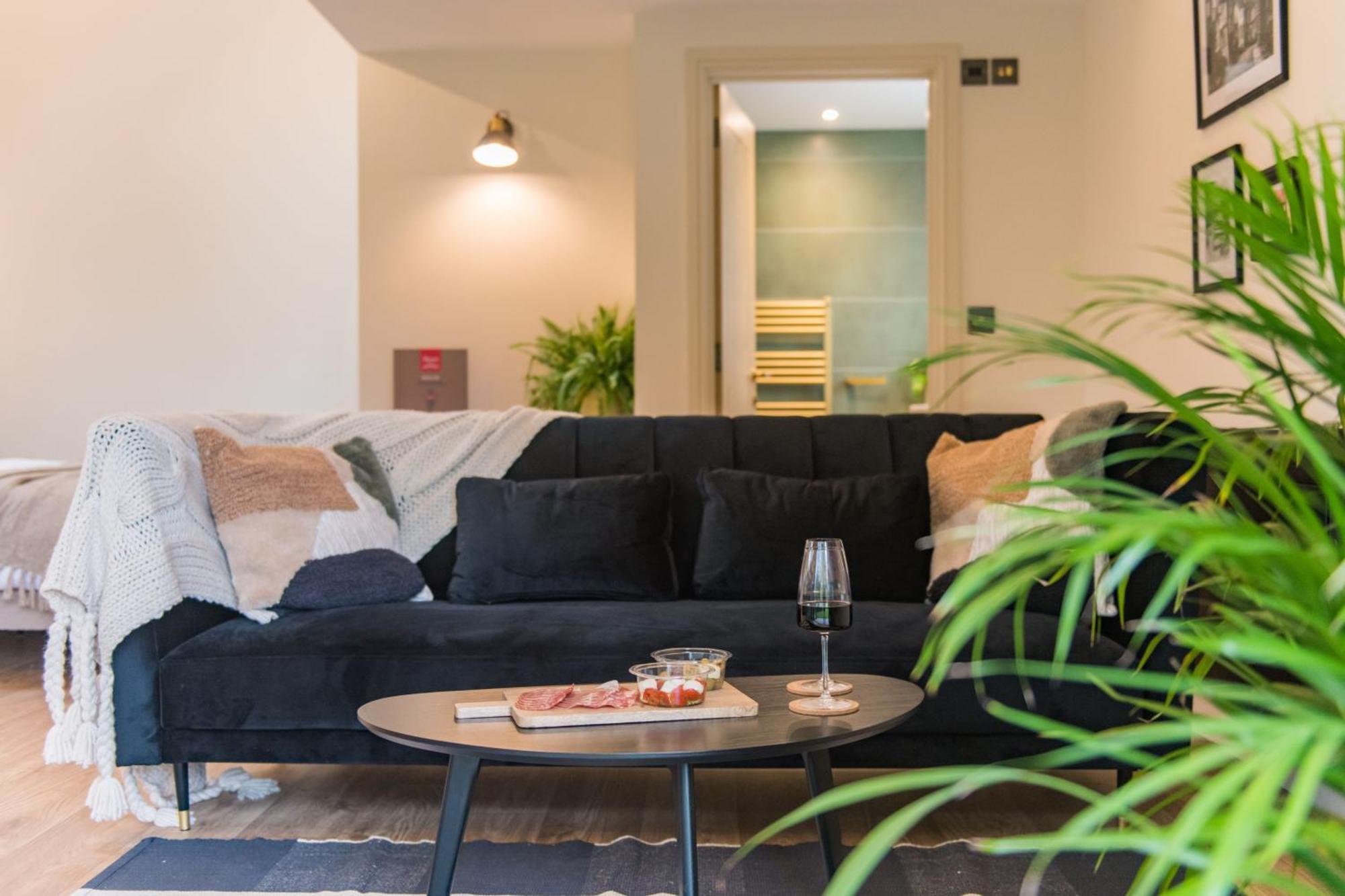 The Garden Room By Bloom Stays ไรย์ ภายนอก รูปภาพ